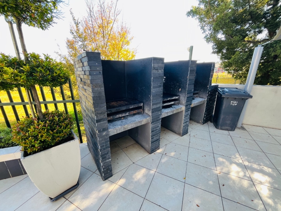 2 Bedroom Property for Sale in Noordwyk Gauteng