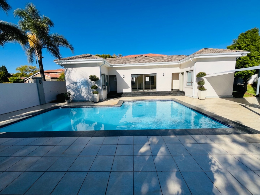 2 Bedroom Property for Sale in Noordwyk Gauteng