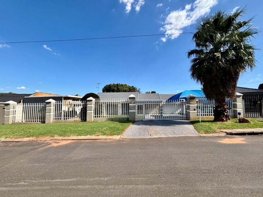 3 Bedroom Property for Sale in Witpoortjie Gauteng