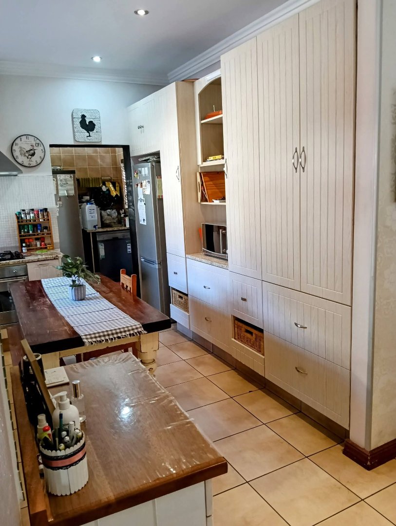 5 Bedroom Property for Sale in Amberfield Manor Gauteng