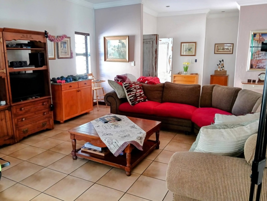 5 Bedroom Property for Sale in Amberfield Manor Gauteng