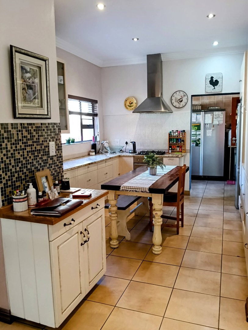 5 Bedroom Property for Sale in Amberfield Manor Gauteng