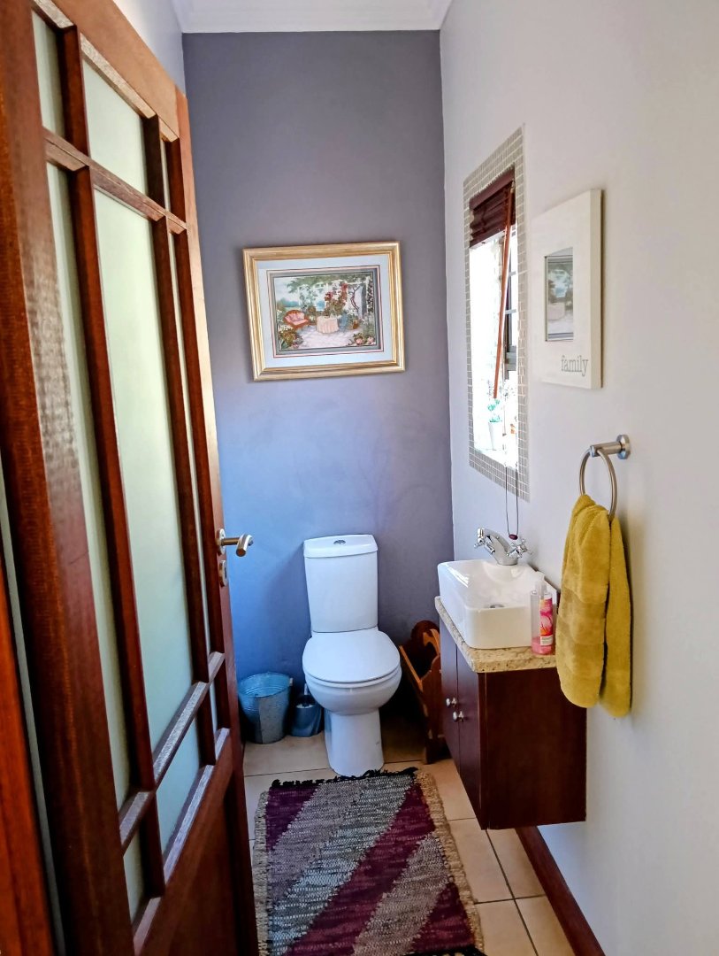 5 Bedroom Property for Sale in Amberfield Manor Gauteng