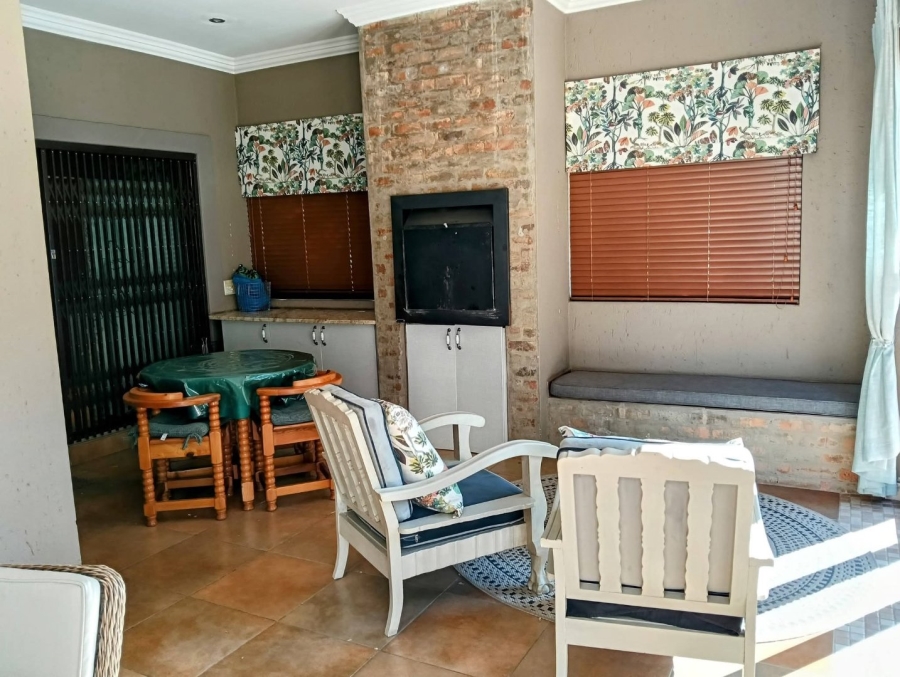 5 Bedroom Property for Sale in Amberfield Manor Gauteng