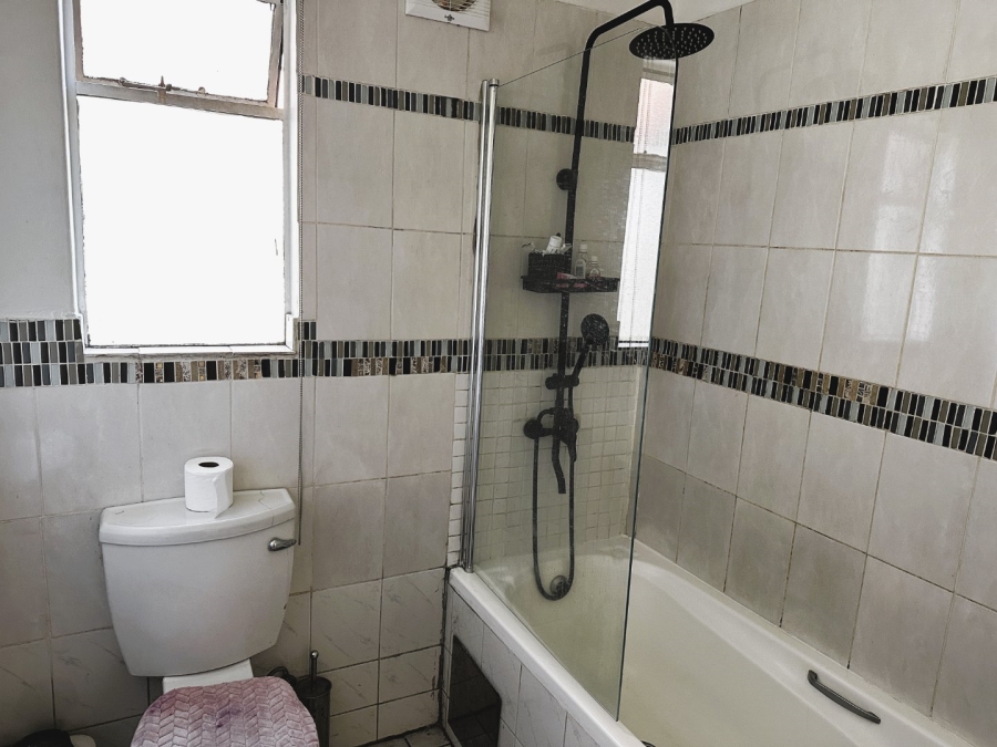 2 Bedroom Property for Sale in Sundowner Gauteng
