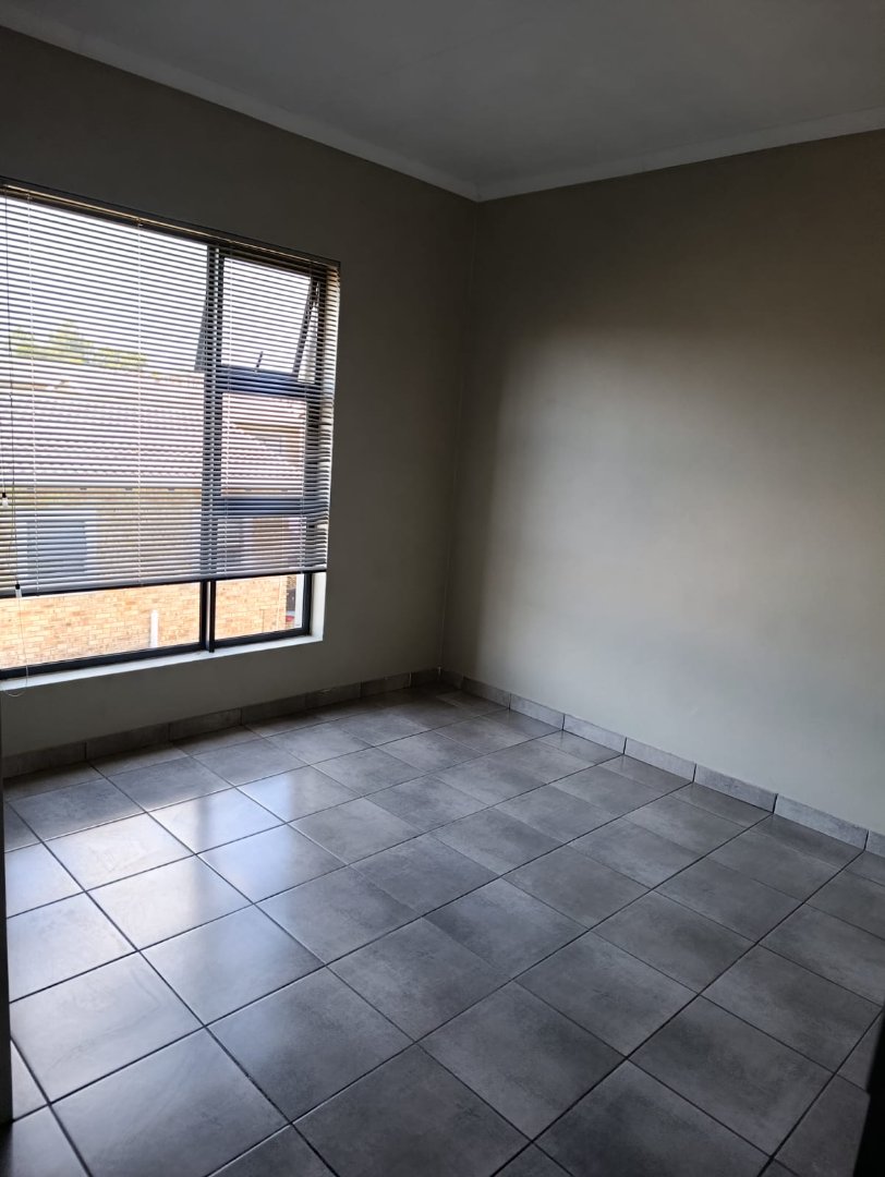  Bedroom Property for Sale in Groblerpark Gauteng