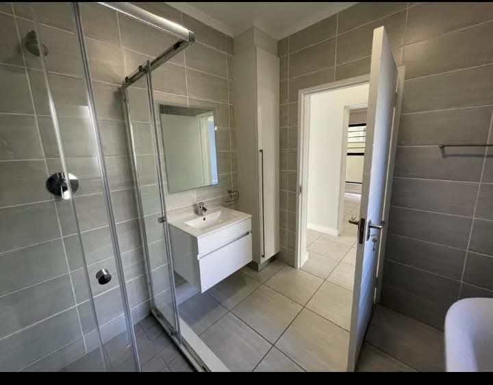 To Let 3 Bedroom Property for Rent in Waterfall Gauteng