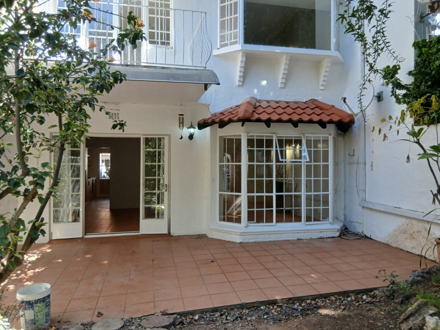 To Let 2 Bedroom Property for Rent in Sandown Gauteng