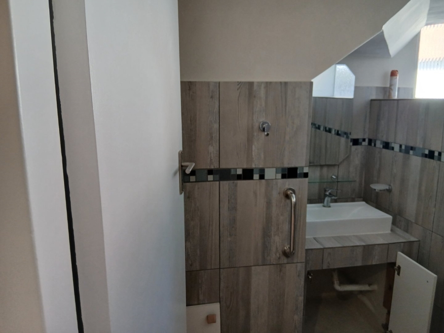 To Let 2 Bedroom Property for Rent in Sandown Gauteng