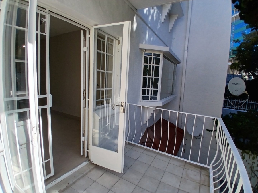 To Let 2 Bedroom Property for Rent in Sandown Gauteng