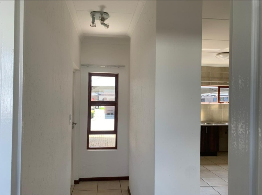 To Let 2 Bedroom Property for Rent in Helderwyk Gauteng