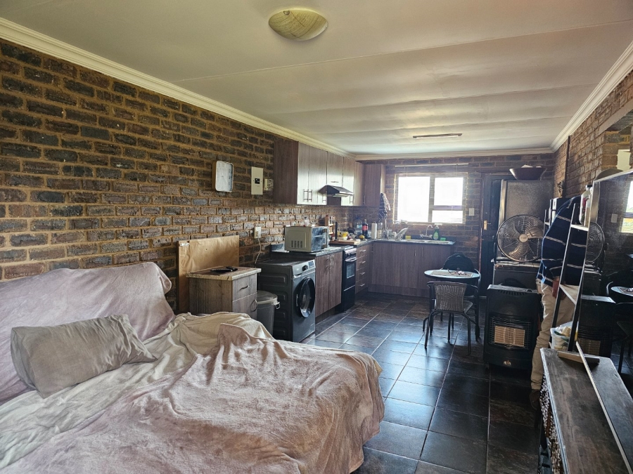 5 Bedroom Property for Sale in Kameeldrift East Gauteng