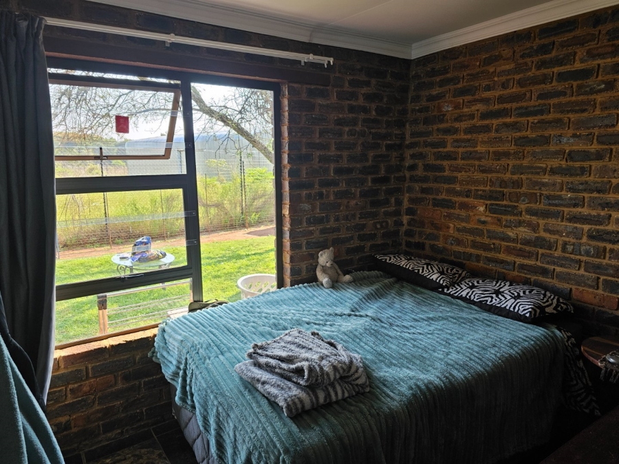 5 Bedroom Property for Sale in Kameeldrift East Gauteng