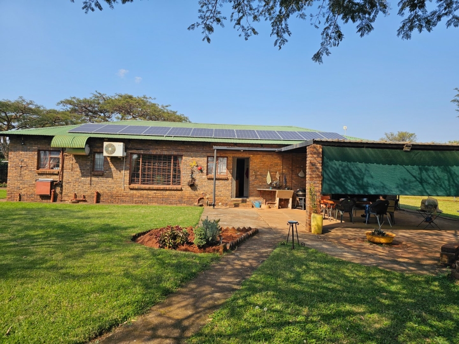 5 Bedroom Property for Sale in Kameeldrift East Gauteng
