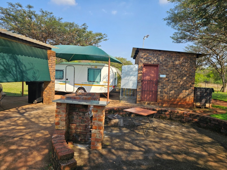 5 Bedroom Property for Sale in Kameeldrift East Gauteng