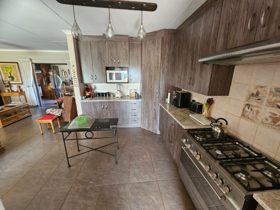 5 Bedroom Property for Sale in Kameeldrift East Gauteng
