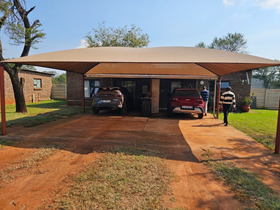 5 Bedroom Property for Sale in Kameeldrift East Gauteng