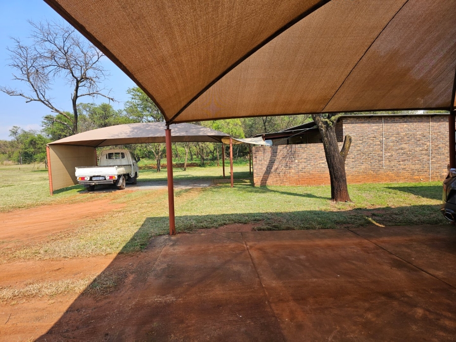 5 Bedroom Property for Sale in Kameeldrift East Gauteng