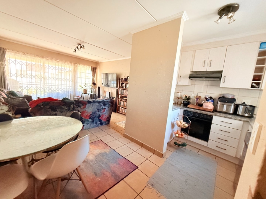 2 Bedroom Property for Sale in Erand Gardens Gauteng