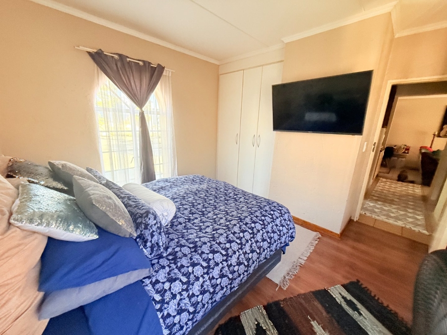 2 Bedroom Property for Sale in Erand Gardens Gauteng