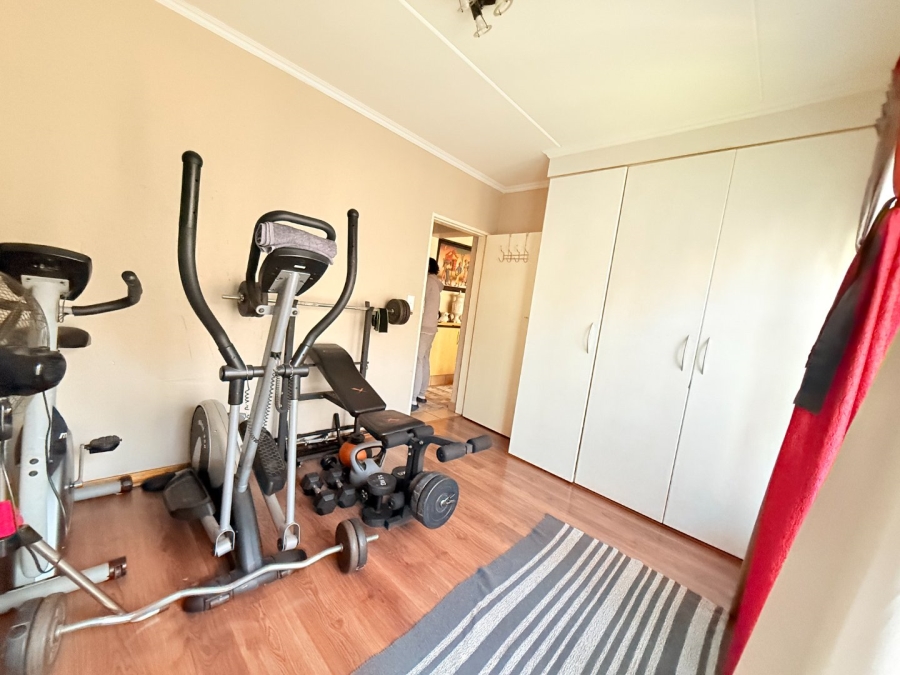 2 Bedroom Property for Sale in Erand Gardens Gauteng