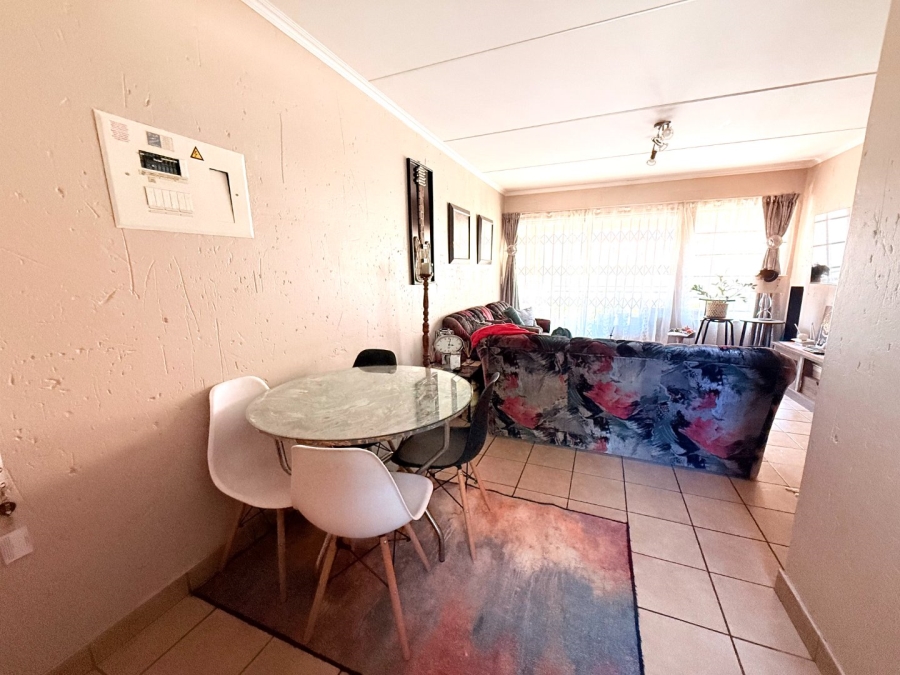 2 Bedroom Property for Sale in Erand Gardens Gauteng