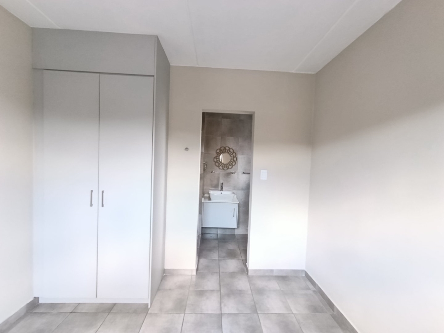 1 Bedroom Property for Sale in Groblerpark Gauteng