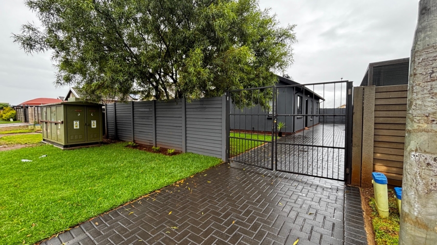 3 Bedroom Property for Sale in Sky City Gauteng