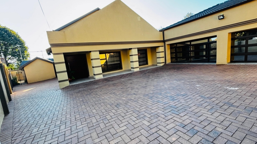 3 Bedroom Property for Sale in Bramley North Gauteng