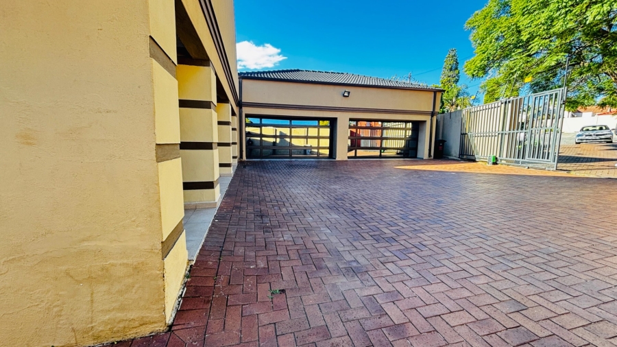 3 Bedroom Property for Sale in Bramley North Gauteng