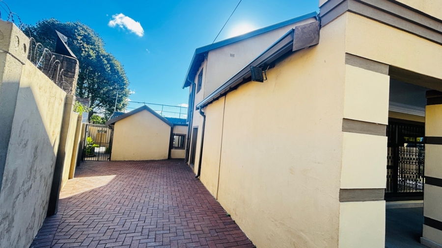 3 Bedroom Property for Sale in Bramley North Gauteng