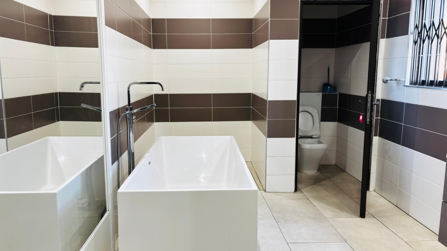 3 Bedroom Property for Sale in Bramley North Gauteng