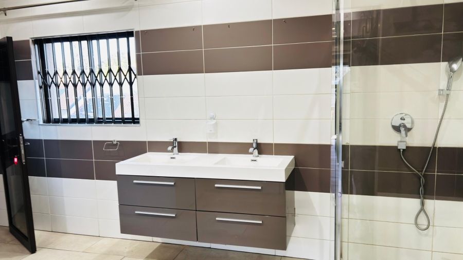 3 Bedroom Property for Sale in Bramley North Gauteng
