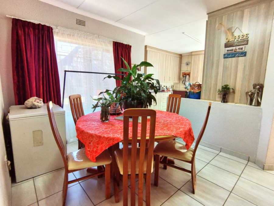 5 Bedroom Property for Sale in Riversdale Gauteng