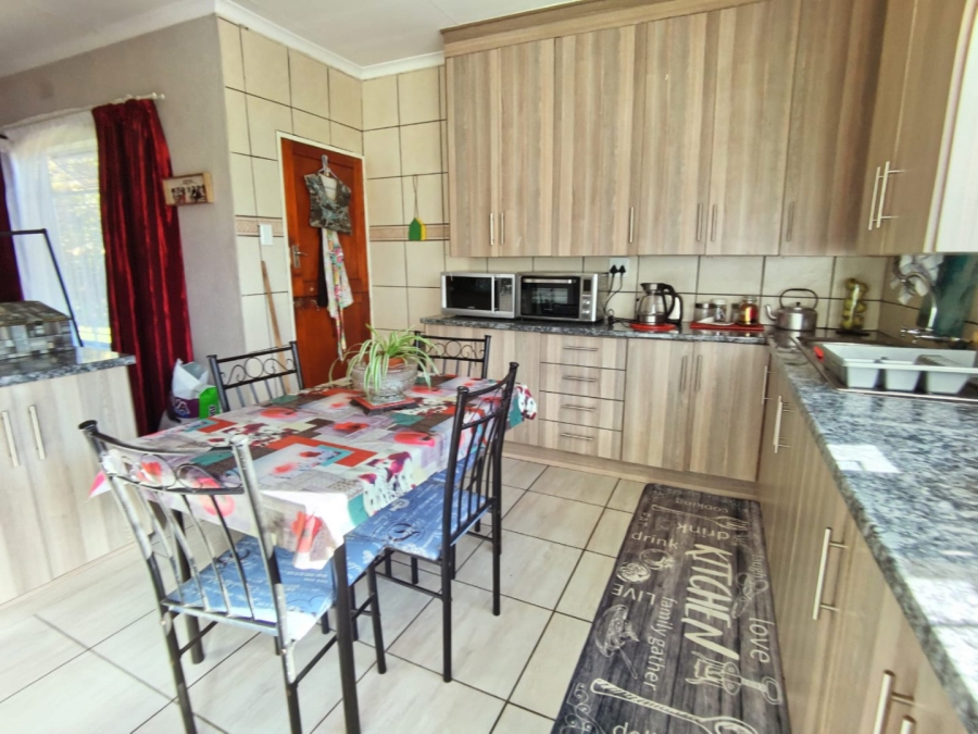 5 Bedroom Property for Sale in Riversdale Gauteng