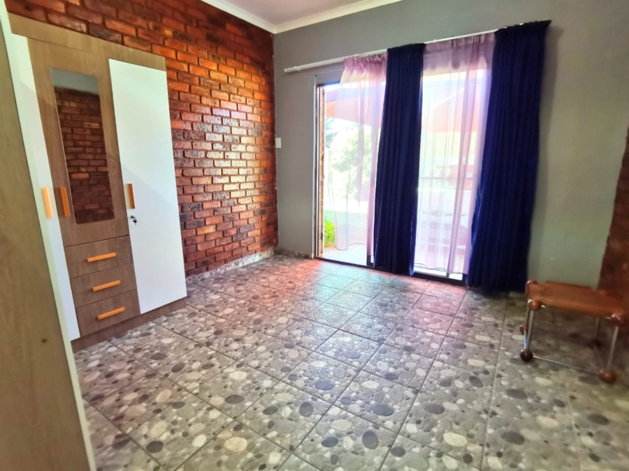5 Bedroom Property for Sale in Riversdale Gauteng
