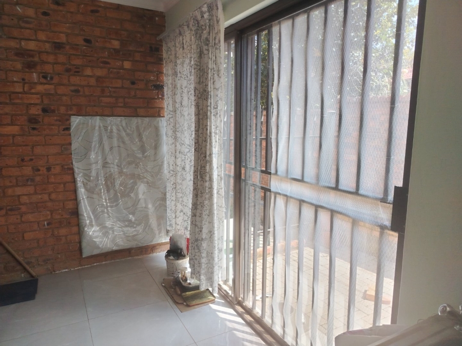 2 Bedroom Property for Sale in Elardus Park Gauteng