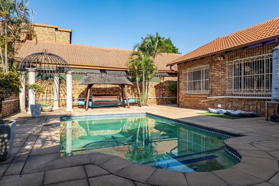 4 Bedroom Property for Sale in Ninapark Gauteng