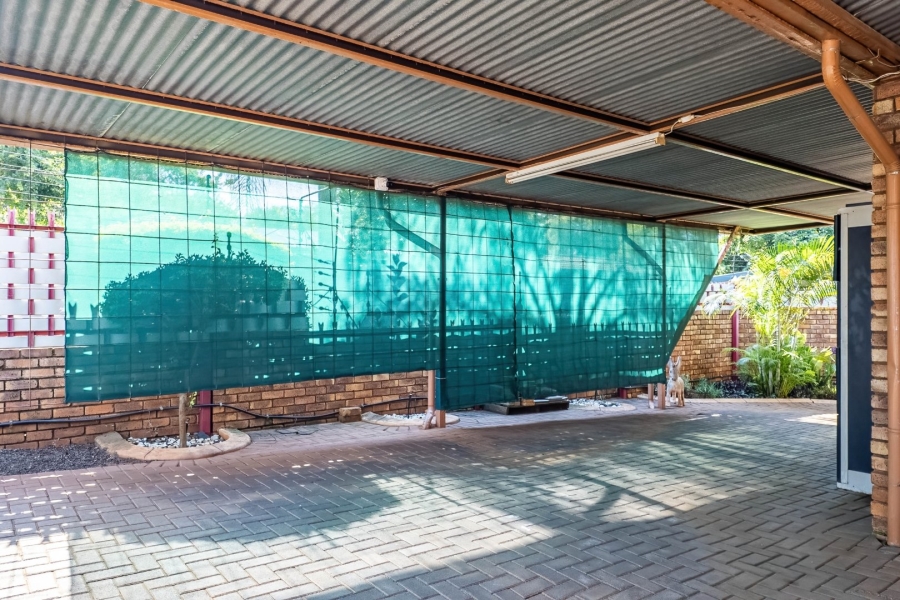 4 Bedroom Property for Sale in Ninapark Gauteng