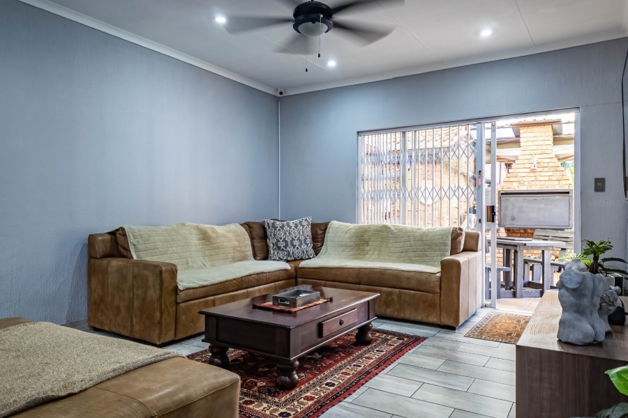4 Bedroom Property for Sale in Ninapark Gauteng