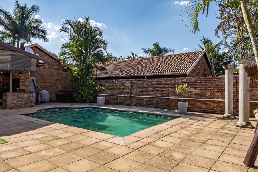 4 Bedroom Property for Sale in Ninapark Gauteng