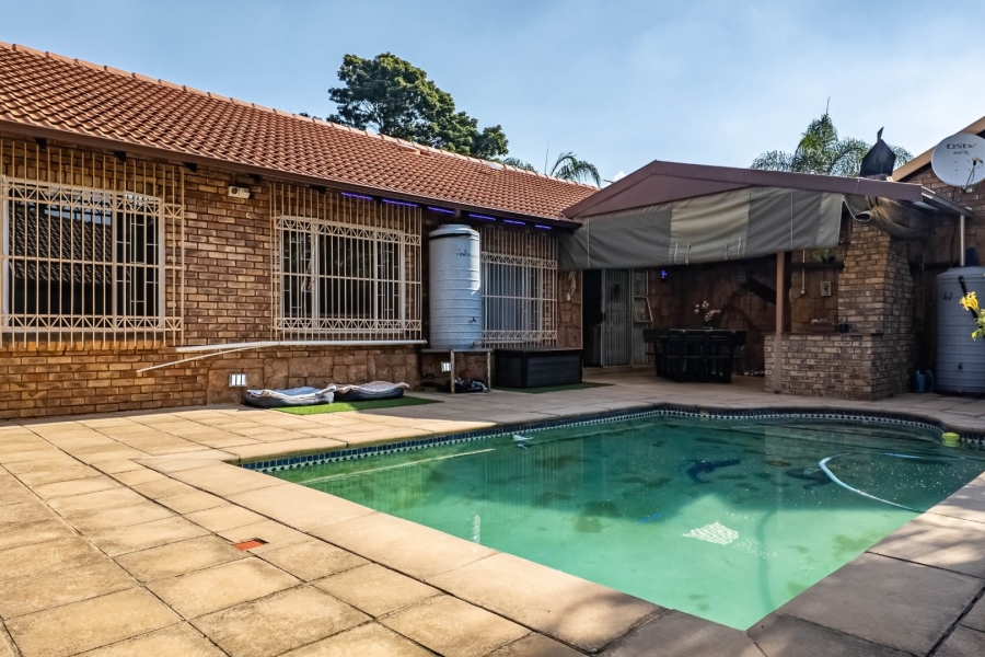 4 Bedroom Property for Sale in Ninapark Gauteng