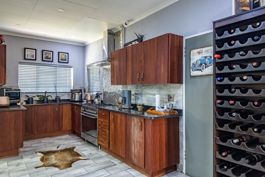 4 Bedroom Property for Sale in Ninapark Gauteng