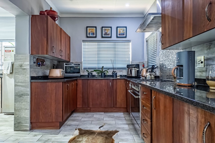 4 Bedroom Property for Sale in Ninapark Gauteng