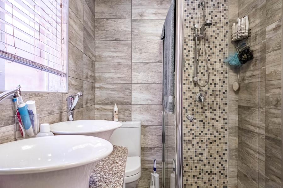 4 Bedroom Property for Sale in Ninapark Gauteng