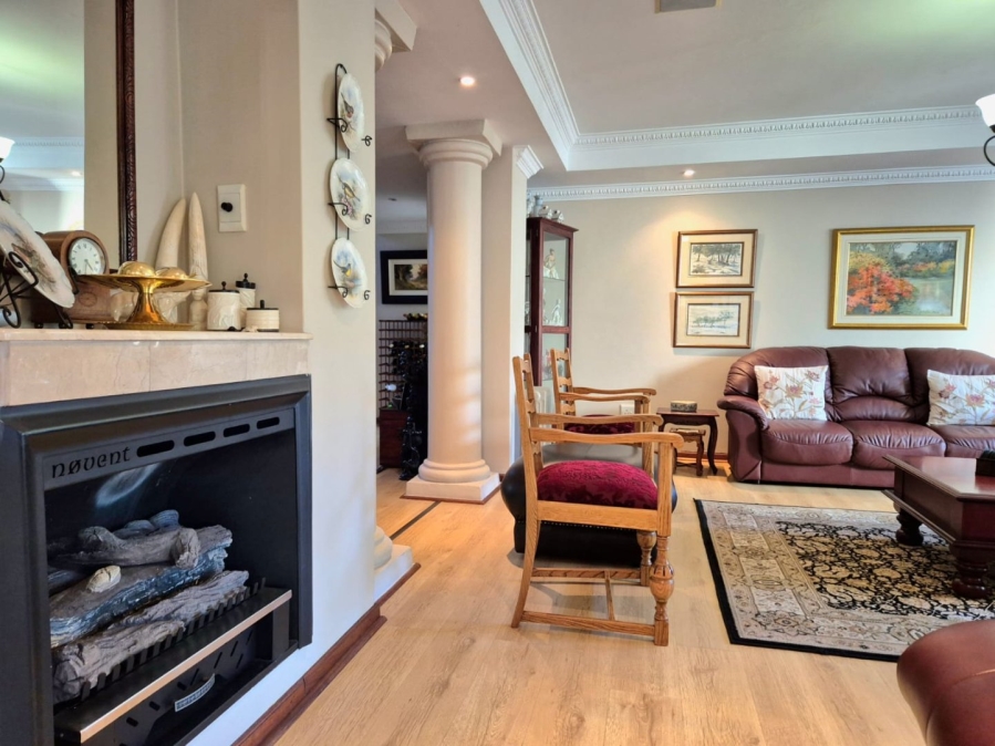 4 Bedroom Property for Sale in Woodhill Estate Gauteng