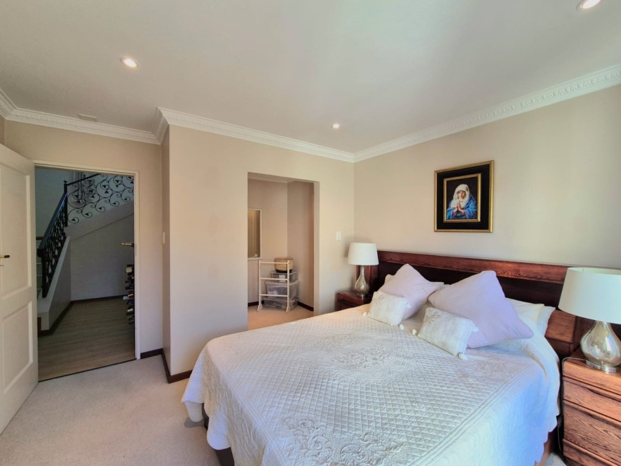 4 Bedroom Property for Sale in Woodhill Estate Gauteng