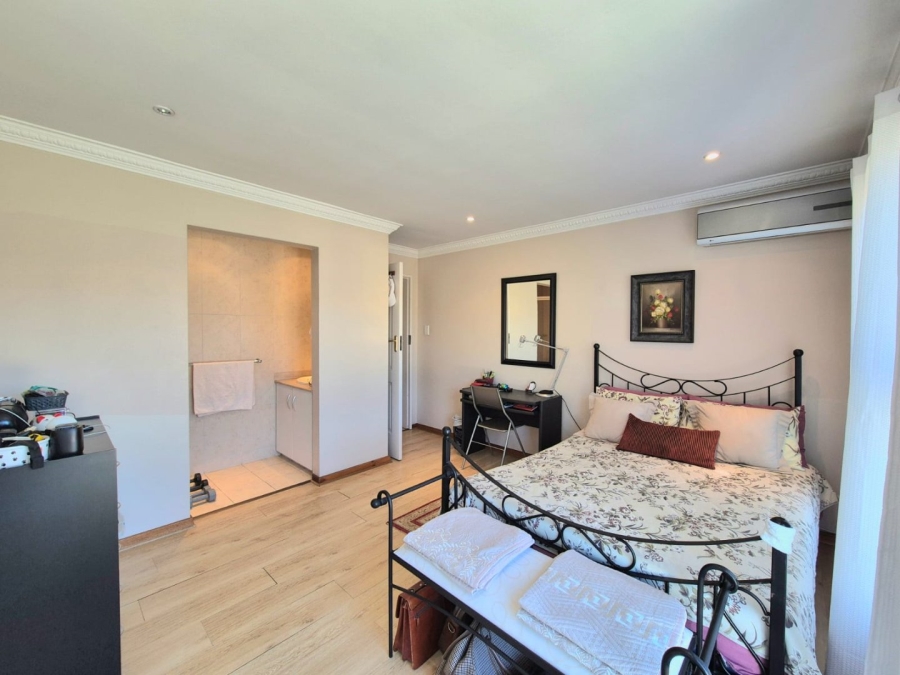 4 Bedroom Property for Sale in Woodhill Estate Gauteng