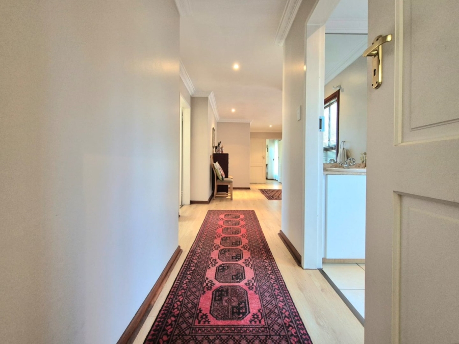 4 Bedroom Property for Sale in Woodhill Estate Gauteng