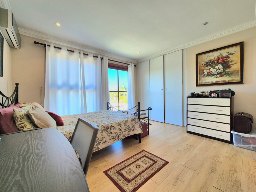 4 Bedroom Property for Sale in Woodhill Estate Gauteng
